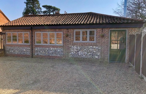 Bramerton Maison | Stunning Norfolk Flint Barn - Close to Norwich & The Broads