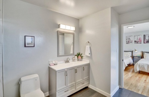 Sharp Park Maison | Stunning Ocean Mountain View Near SF+Beach Suite