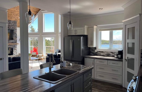 Summerford Cottage | Stunning Ocean View Home