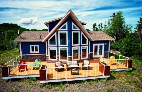 Summerford Maison | Stunning Ocean View Home - Cozy Cove Chalet