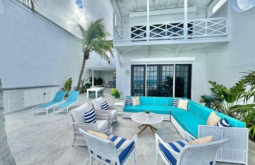 Nassau Maison | Stunning Oceanfront 3 bedroom house with Generator and Pool Heater!