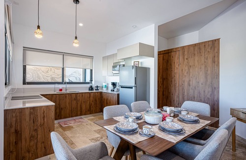 Telchac Puerto Appartement | Stunning oceanfront retreat with a pool and great views, perfect for families