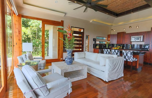 Valle Pura Vida Maison | STUNNING OCEANVIEW, FAMILY LUXURY, NEW, PRIVATE MOUNTAIN TOP in Manuel Antonio