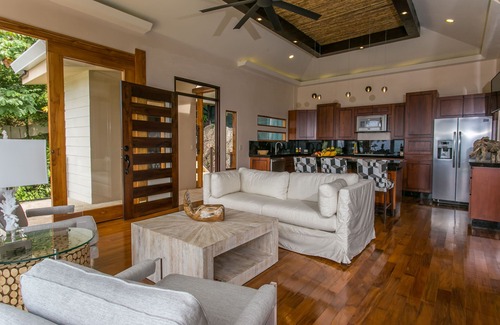 Valle Pura Vida Maison | STUNNING OCEANVIEW, FAMILY LUXURY, NEW, PRIVATE MOUNTAIN TOP in Manuel Antonio