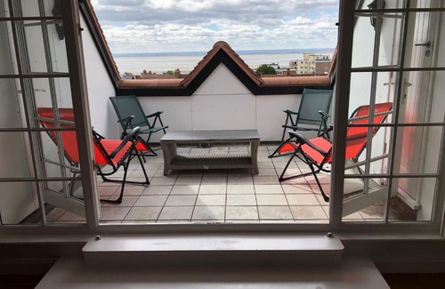 Leigh-on-Sea Appartement | Stunning Penthouse with Sea Views - Close to the Beach, Sea & Bars ,Restaurants & Shops