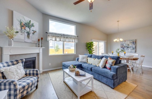 Falcon Hills Maison | Stunning Peyton Retreat with Game Room, Private Yard
