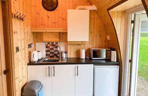 Trowse Newton Cabine | Pod-Appartement-Salle de bain privée séparée-Vue sur la campagne-Dragon's Den 7