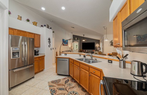 Orange Tree Villa | Refurbished Stunning Pool Home, close to Attractions - 16306