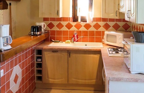 Lalbenque Villa | Belle maison de vacances privée pour 4 personnes avec TV, terrasse et animaux admis