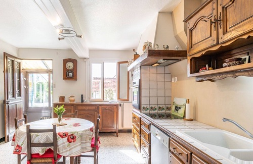 Mesnieres-en-Bray Maison | Belle maison de vacances privée pour 4 personnes avec WIFI, TV, terrasse et animaux admis
