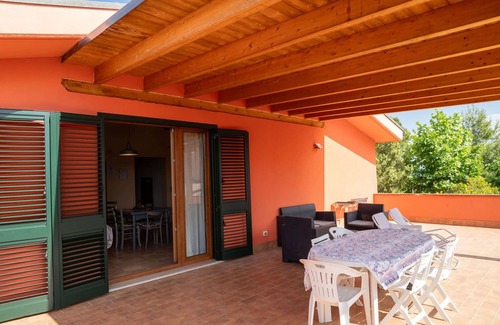 Citta Sant'Angelo Maison | Maison de vacances privée avec WIFI, piscine, TV, patio, animaux admis, parking, près de Pescara
