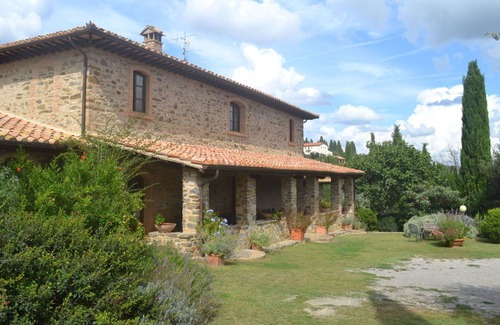Montenero Villa | Belle maison de vacances privée avec climatisation, piscine privée, WIFI, TV, patio, parking