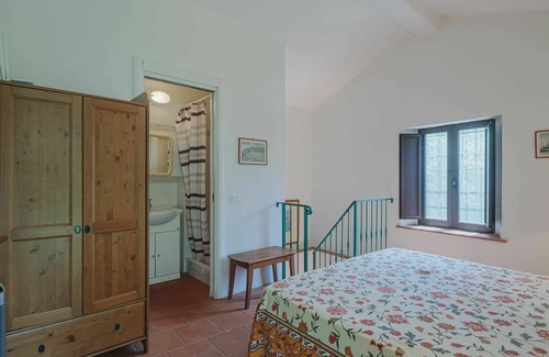Massa Villa | Joli appartement dans une maison de vacances avec WIFI, TV, animaux admis et parking