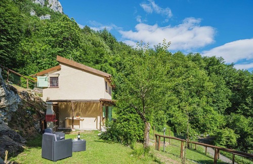 Stazzema Maison | Merveilleuse maison de vacances privée pour 4 personnes avec WIFI, TV, terrasse et animaux admis