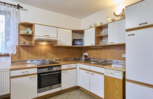 Korenov Maison | Belle maison de vacances privée avec piscine privée, WIFI, TV, terrasse et animaux admis