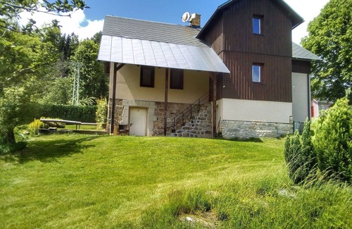 Korenov Maison | Belle maison de vacances privée avec piscine privée, WIFI, TV, terrasse et animaux admis