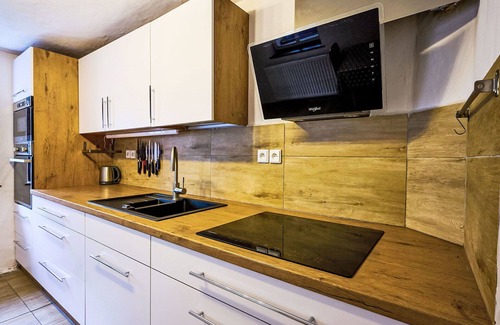 Tanvald Maison | Magnifique maison de vacances privée pour 7 personnes avec WIFI, TV et terrasse