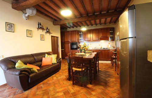 Loro Ciuffenna Villa | Maison de vacances privée avec WIFI, piscine privée, TV, animaux admis, près de Arezzo