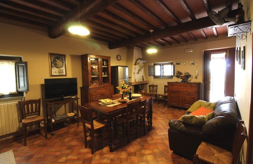 Loro Ciuffenna Villa | Maison de vacances privée avec WIFI, piscine privée, TV, animaux admis, près de Arezzo