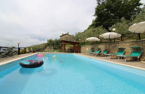 Loro Ciuffenna Villa | Maison de vacances privée avec WIFI, piscine privée, TV, animaux admis, près de Arezzo