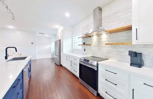 Waycross Maison | Stunning Private modern Swamp home