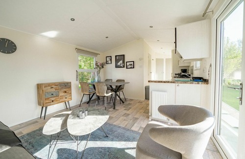 Kaatsheuvel Maison | Merveilleuse maison de vacances privée pour 4 personnes avec piscine, WIFI, TV et terrasse