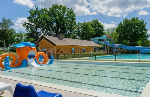 Kaatsheuvel Maison | Merveilleuse maison de vacances privée pour 4 personnes avec piscine, WIFI, TV et terrasse