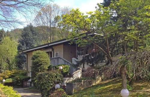 Villa d'Adda Maison | Stunning private villa for 8 guests with WIFI, TV, terrace, pets allowed and parking