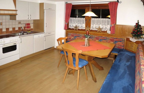 Distelberg Maison | Magnifique maison de vacances privée pour 8 personnes avec WIFI, piscine, TV, patio et parking