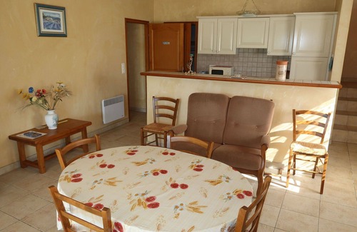 Grillon Maison | Belle maison de vacances privée pour 4 personnes avec TV, patio et animaux admis