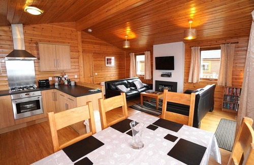 Kinross Maison | Belle maison de vacances privée pour 6 personnes avec WIFI, TV, balcon, animaux admis et parking