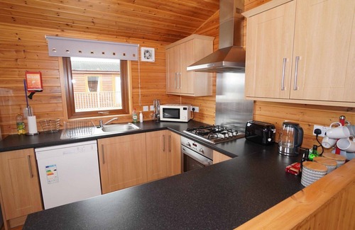 Kinross Maison | Belle maison de vacances privée pour 6 personnes avec WIFI, TV, balcon, animaux admis et parking
