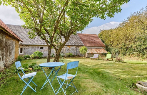 Surville Maison | Merveilleuse maison de vacances privée pour 4 personnes avec WIFI, TV et animaux admis