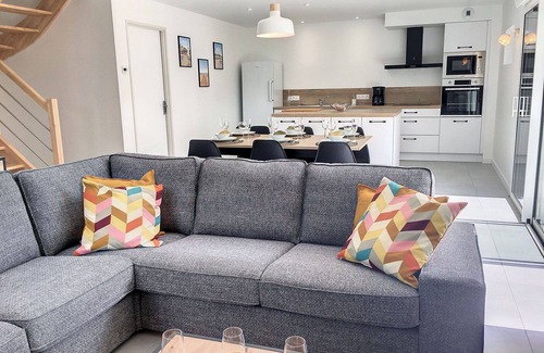 La Fresnais Maison | Magnifique maison de vacances privée pour 6 personnes avec WIFI, TV et patio