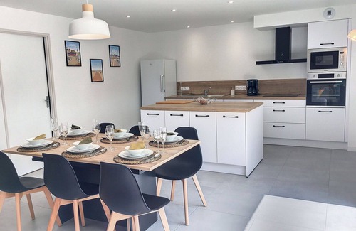 La Fresnais Maison | Magnifique maison de vacances privée pour 6 personnes avec WIFI, TV et patio