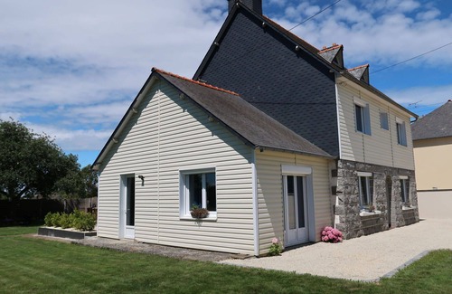 Tregueux Maison | Belle maison de vacances privée pour 6 personnes avec WIFI, TV, patio, animaux admis et parking