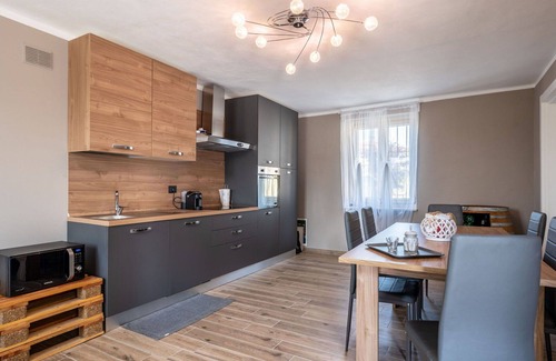 Cherasco Maison | Belle maison de vacances privée avec piscine privée, WIFI, climatisation, TV, terrasse et parking