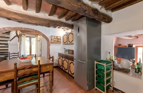 Massa Marittima Maison | Belle maison de vacances privée avec WIFI, TV, patio, animaux admis, vue panoramique et parking
