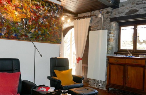 Semione Maison | Confortable appartement dans une maison de vacances avec WIFI, TV, balcon, animaux admis et parking