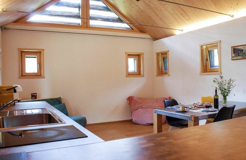 Semione Maison | Merveilleuse maison de vacances privée avec patio, animaux admis, vue panoramique et parking
