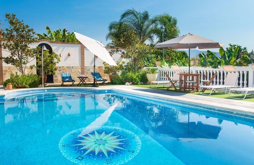 Motril Maison | Maison de vacances privée avec WIFI, piscine privée, climatisation, TV, terrasse, parking