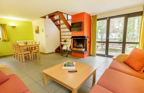Rauw Maison | Belle maison de vacances privée pour 6 personnes avec WIFI, piscine, TV et parking