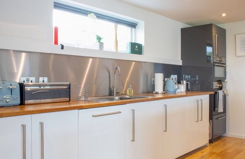 Stein Maison | Merveilleuse maison de vacances privée pour 6 personnes avec WIFI, TV, terrasse et animaux admis