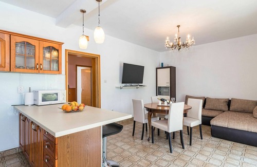 Rakotule Maison | Maison de vacances privée avec climatisation, WIFI, piscine privée, TV, terrasse, animaux admis