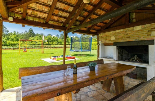 Rakotule Maison | Maison de vacances privée avec climatisation, WIFI, piscine privée, TV, terrasse, animaux admis