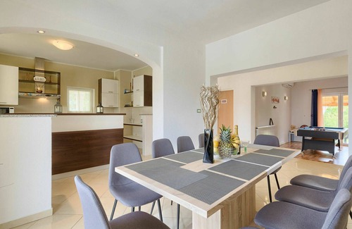 Juricev Kal Maison | Belle maison de vacances privée avec piscine privée, WIFI, climatisation, TV et terrasse
