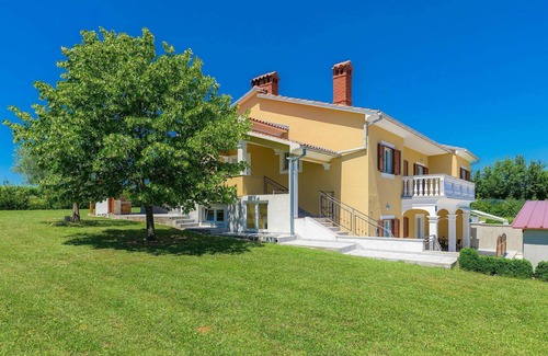 Juricev Kal Maison | Belle maison de vacances privée avec piscine privée, WIFI, climatisation, TV et terrasse
