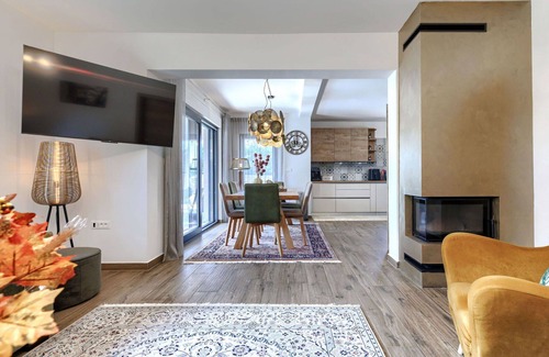 Topid Maison | Magnifique maison de vacances privée avec piscine privée, WIFI, climatisation, TV et terrasse