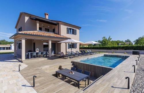 Topid Maison | Magnifique maison de vacances privée avec piscine privée, WIFI, climatisation, TV et terrasse