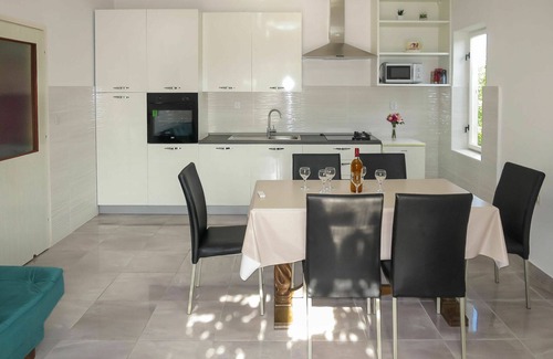 Ugljan Maison | Belle maison de vacances privée avec climatisation, WIFI, TV, terrasse et parking